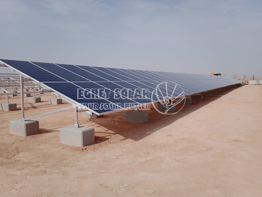 Instal Struktur Pemasangan Ground Solar 300KW ing UAE