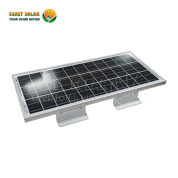 Panel solar dipasang ing aluminium bracket